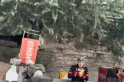 王大雷晒骑行视频：45公里放松心情，只要骑车必吃玉米